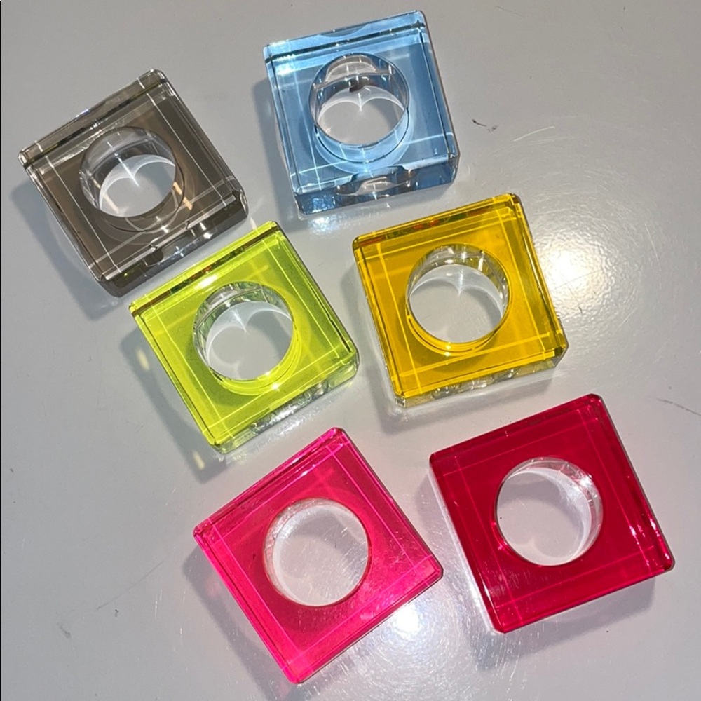 AVF Alexandra von Furstenberg Acrilic Napkin Rings